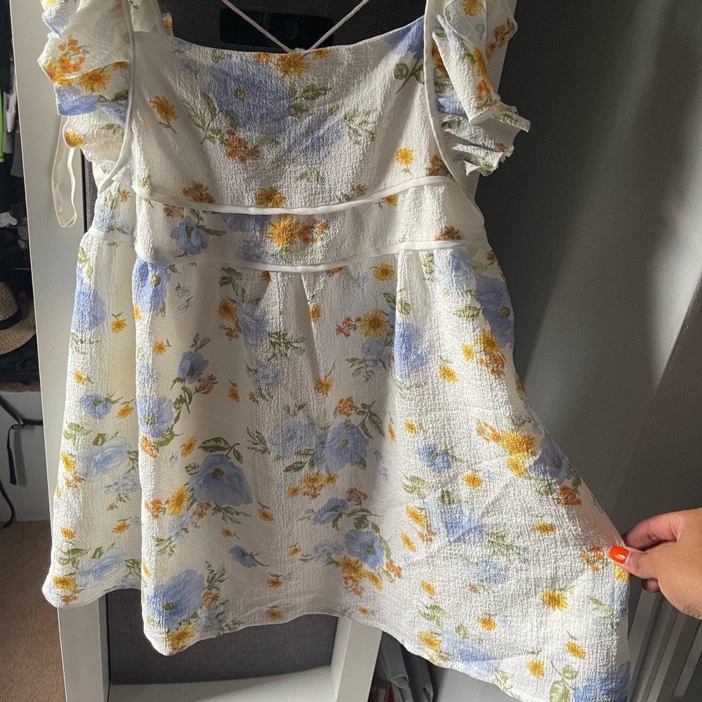 Floral Dress! Back out! Super lightweight!